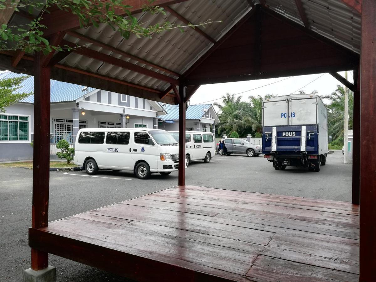 Homestay Hj Esmon Parit Raja Uthm Batu Pahat Exterior foto